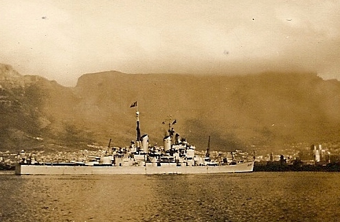 HMS Vanguard departing Cape Town 1947.jpg