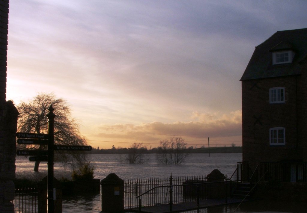 Sunset on the flooded Ham small.JPG