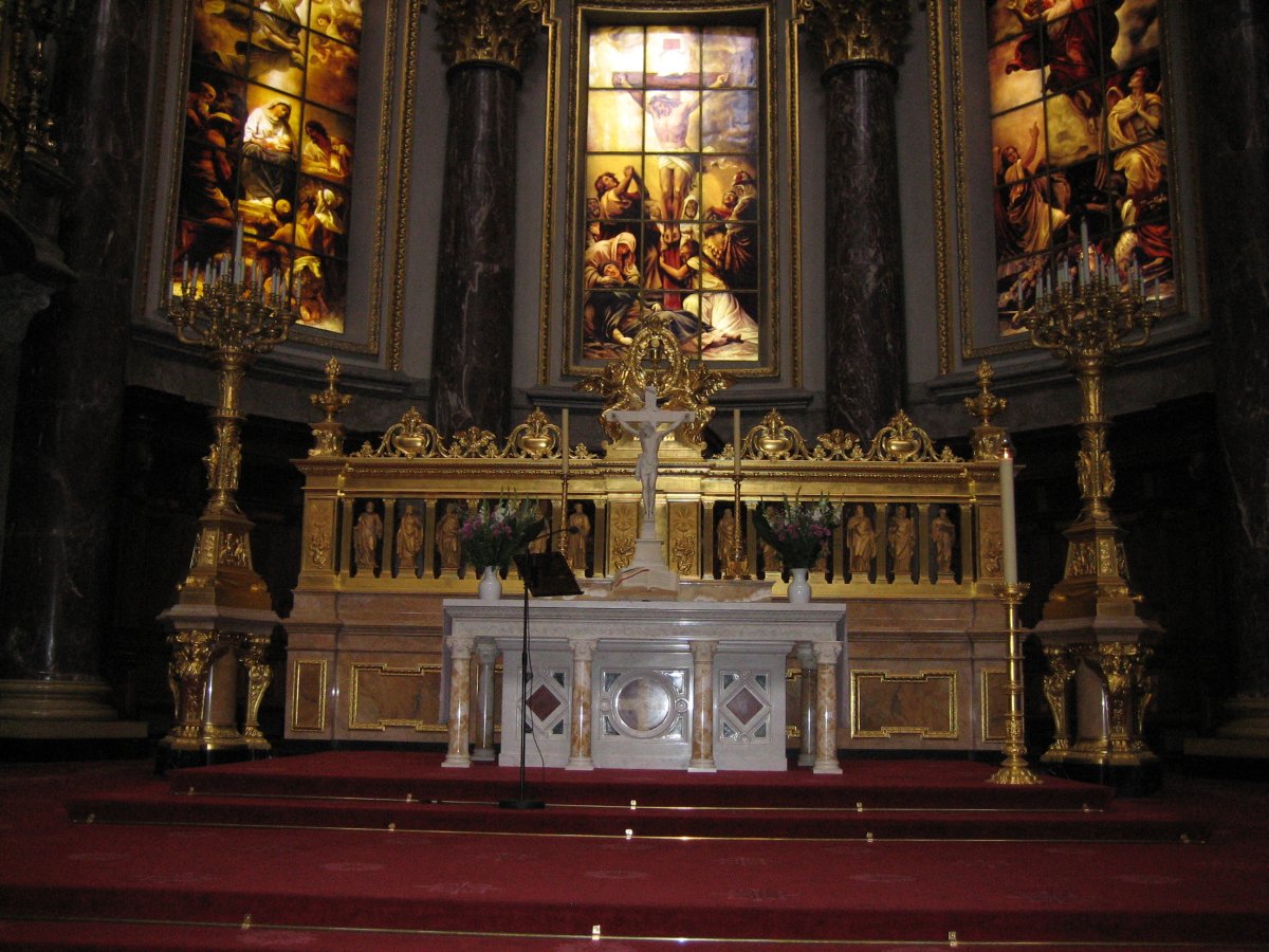 altar.JPG