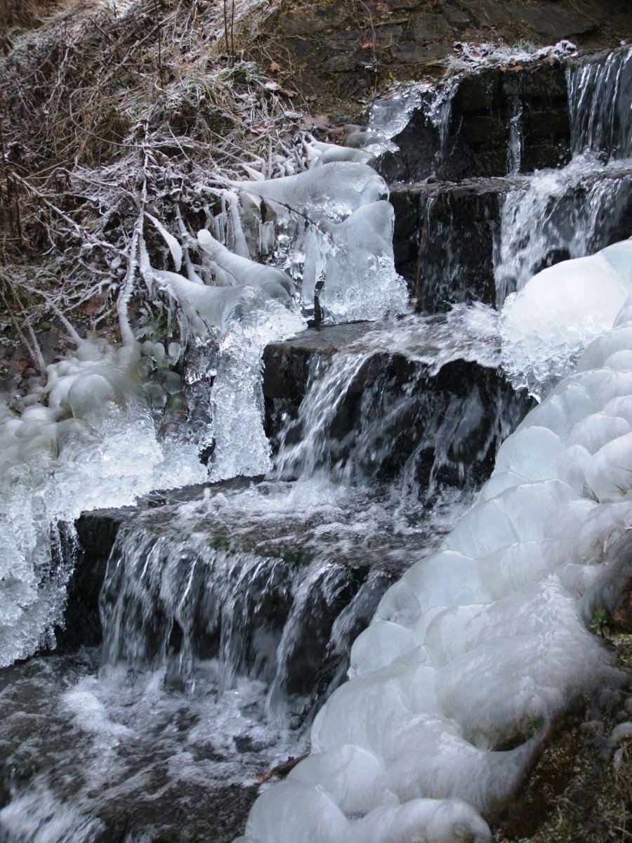 Iced waterfall.JPG