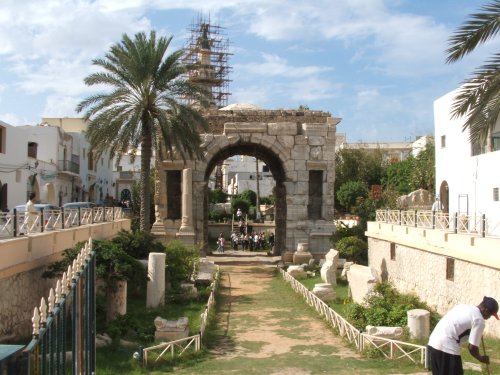 Roman arch.JPG